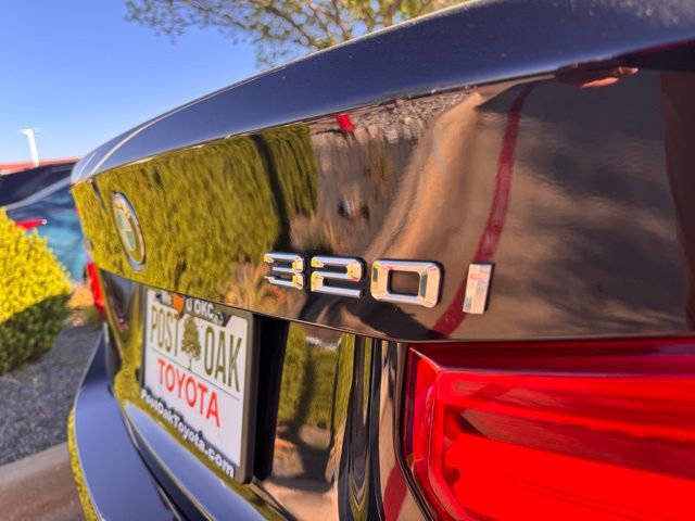 Used 2018 BMW 320i xDrive Sedan image 9