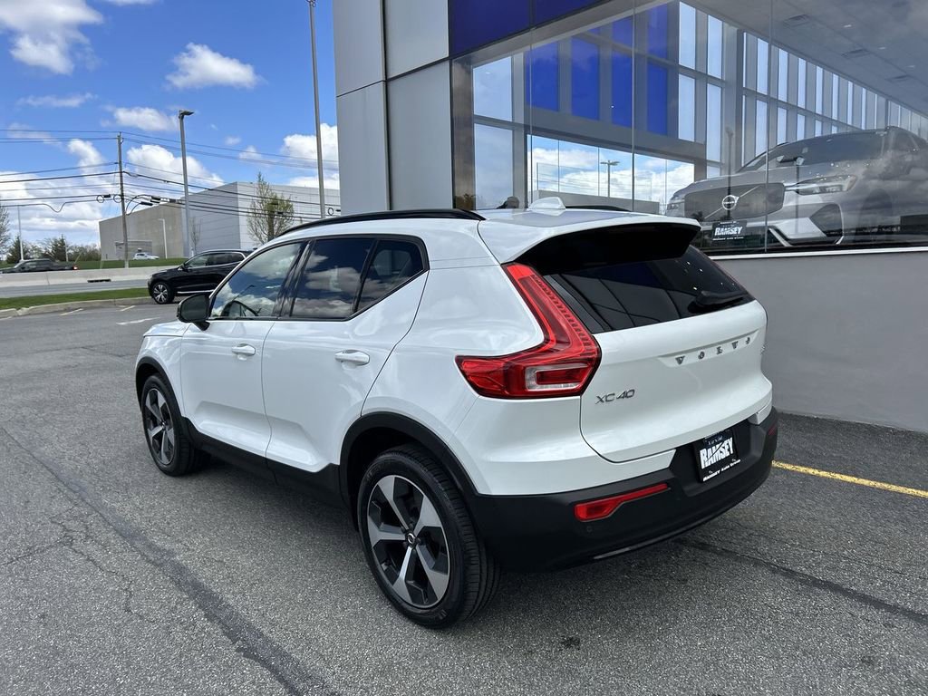 Certified 2023 Volvo XC40 B5 Plus w/ Driver Assist Package image 6