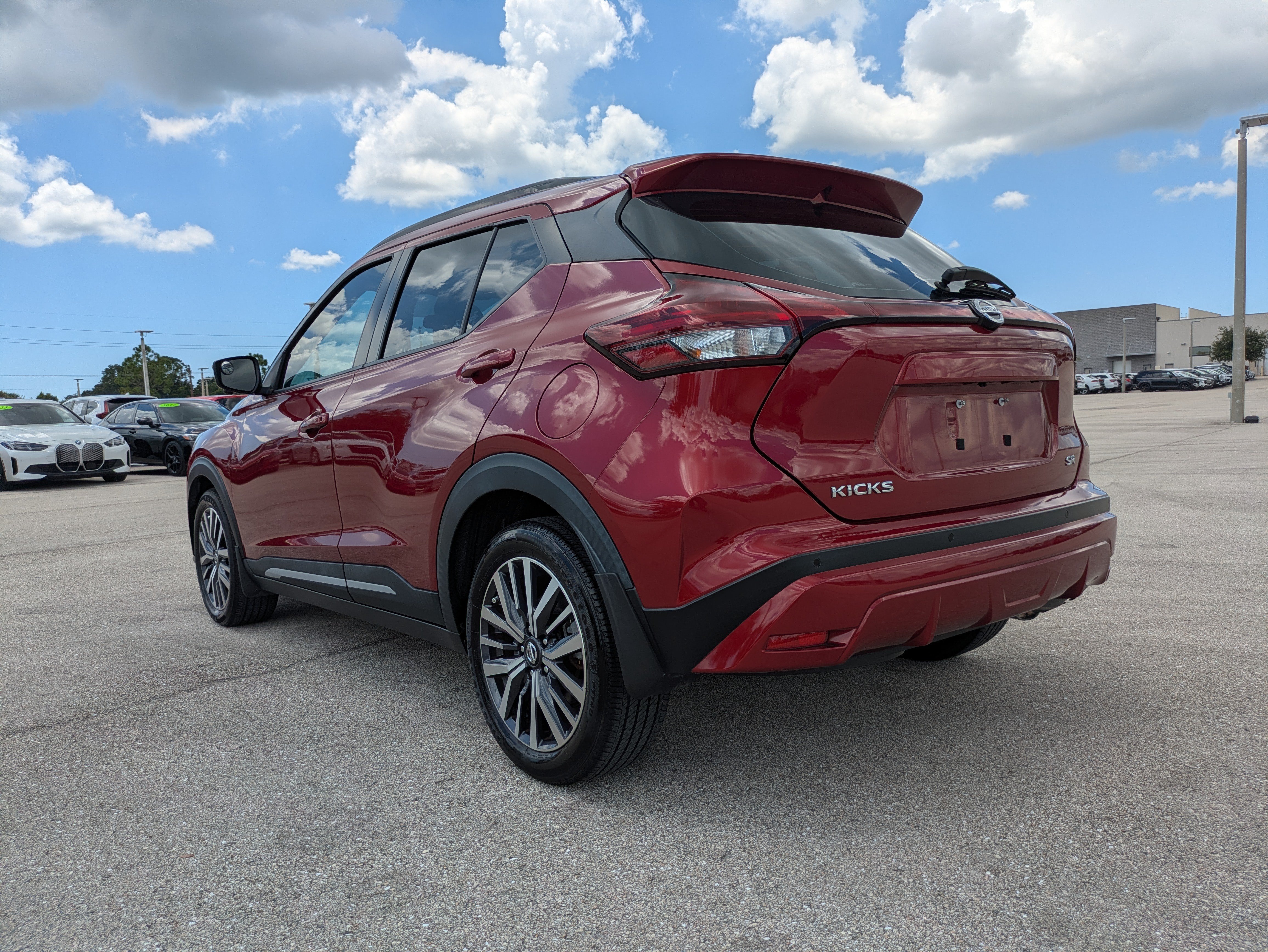 Used 2021 Nissan Kicks SR FWD image 6