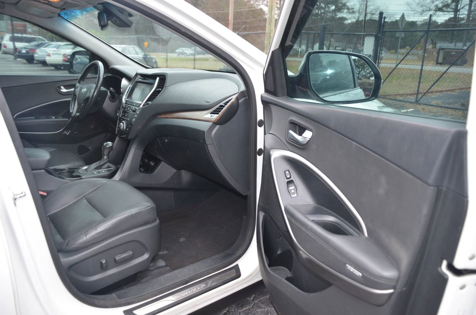 Used 2017 Hyundai Santa Fe Limited image 21