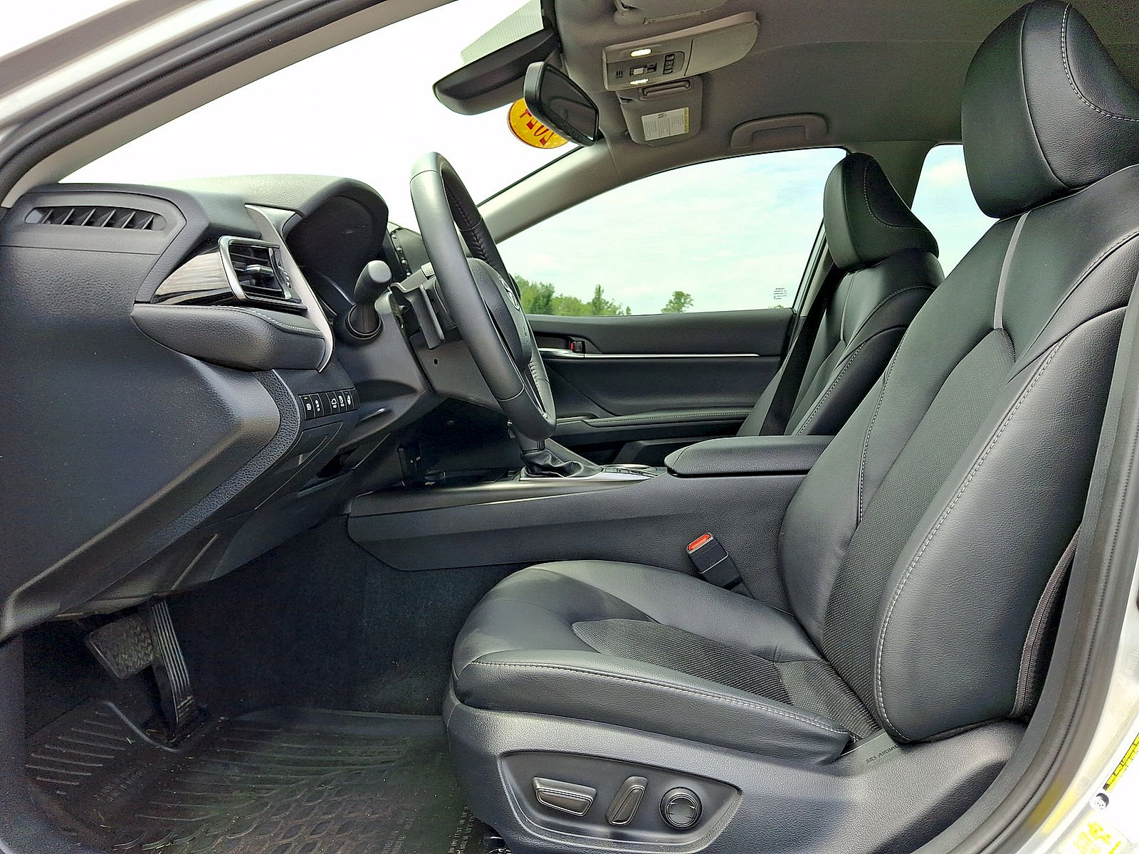 Used 2024 Toyota Camry XSE w/ Cold Weather Package FWD image 11
