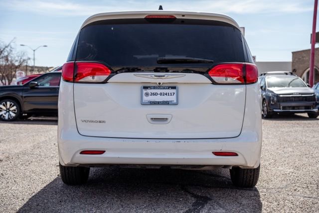 Used 2022 Chrysler Voyager LX FWD image 7