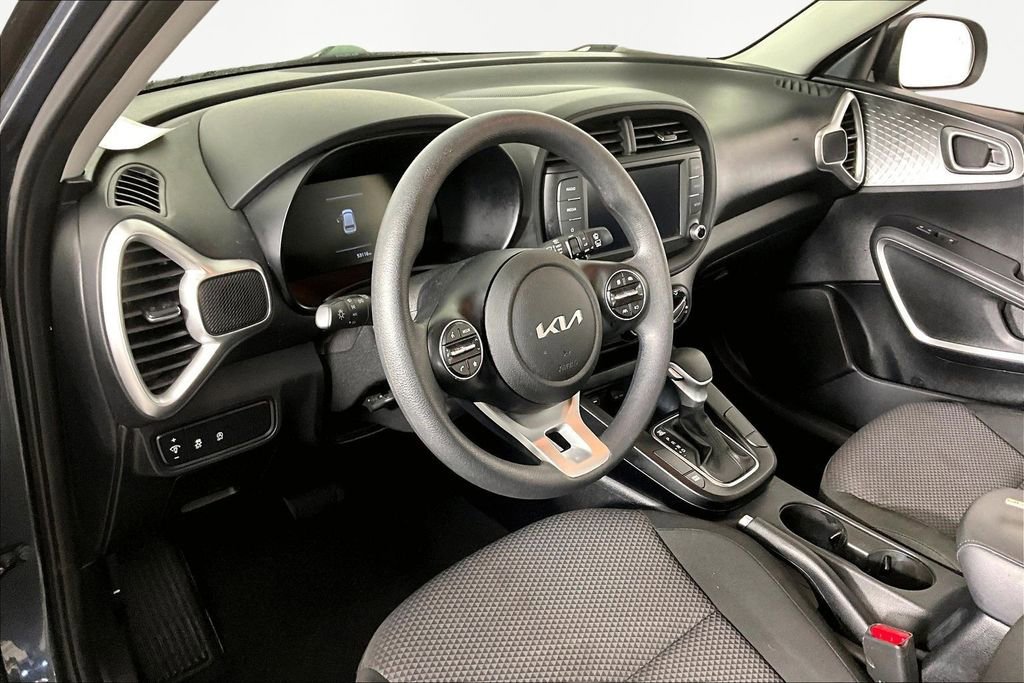 Used 2023 Kia Soul LX w/ LX Technology Package image 17