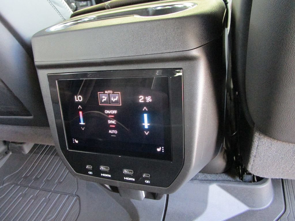 New 2026 GMC Yukon XL Denali Ultimate w/ LPO, Floor Liner Package AWD/4WD image 23