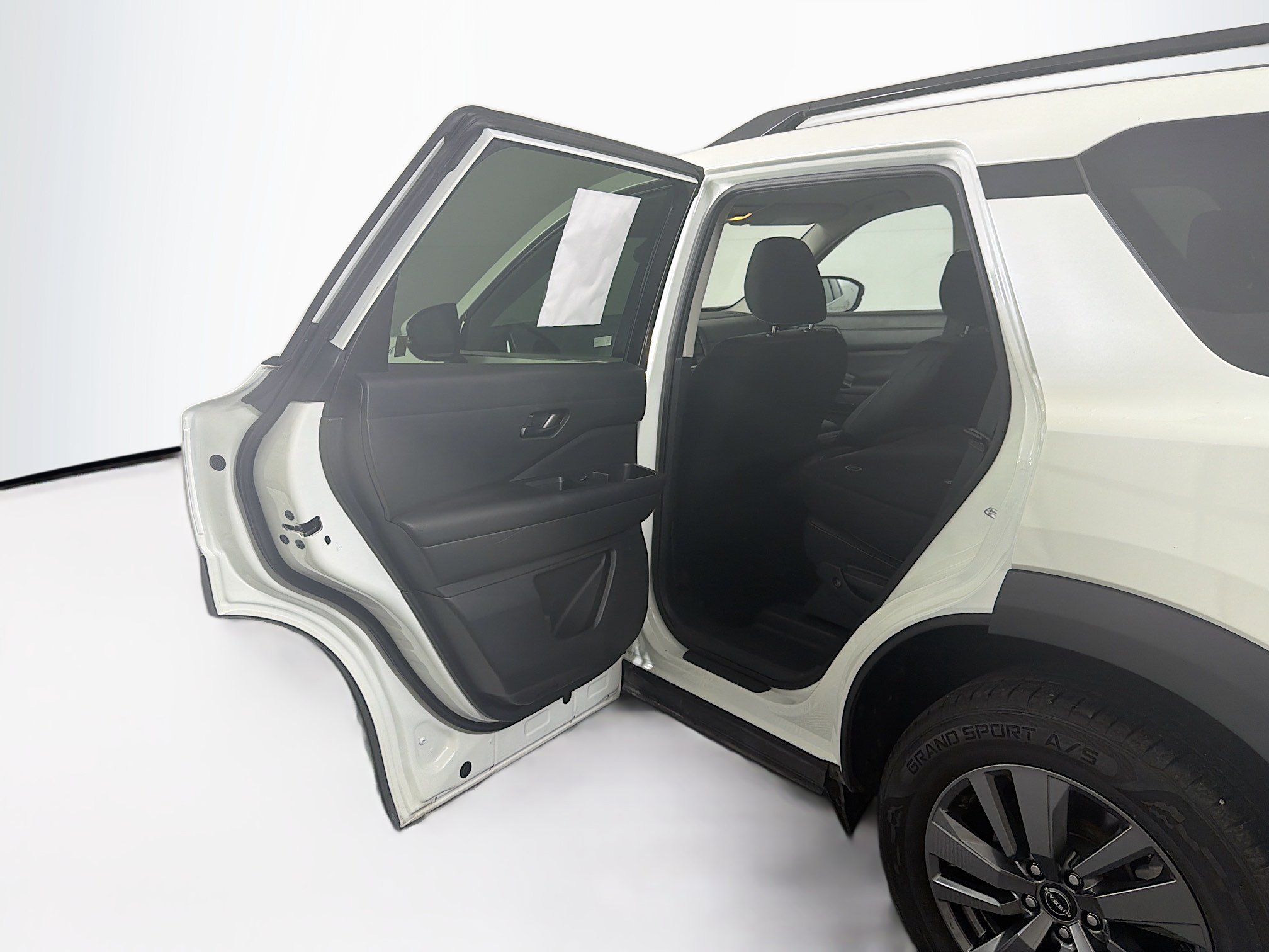 Used 2024 Nissan Pathfinder SV FWD image 24