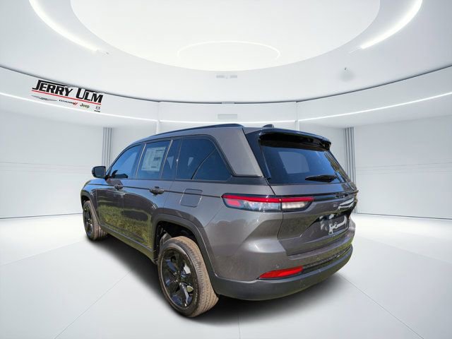 New 2025 Jeep Grand Cherokee Altitude image 5