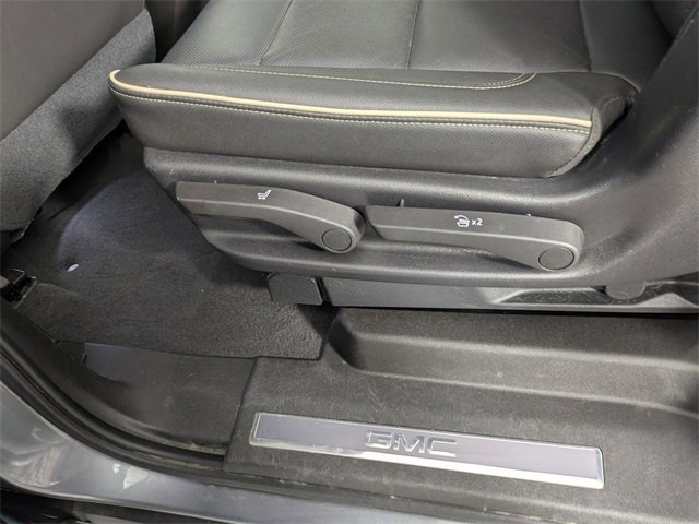 Used 2021 GMC Yukon XL SLT w/ SLT Premium Package image 30