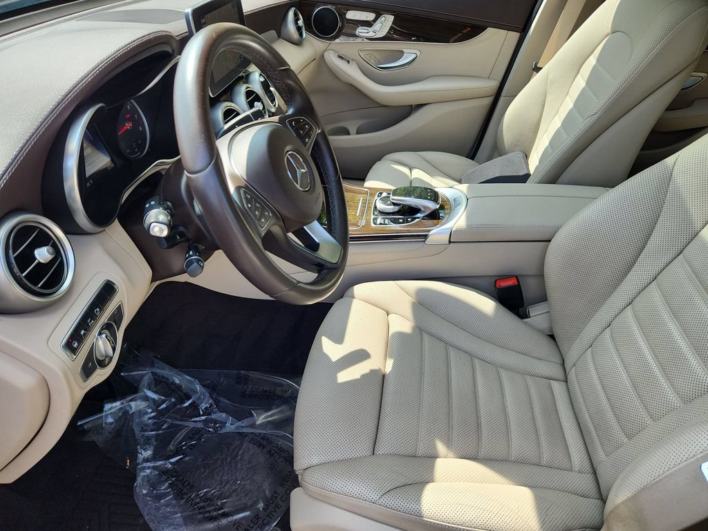 Used 2017 Mercedes-Benz GLC 300 4MATIC image 24