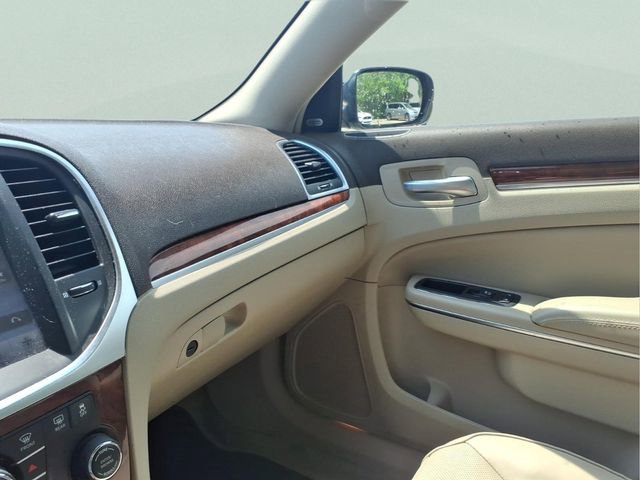 Used 2011 Chrysler 300 Limited w/ Luxury Group RWD image 21