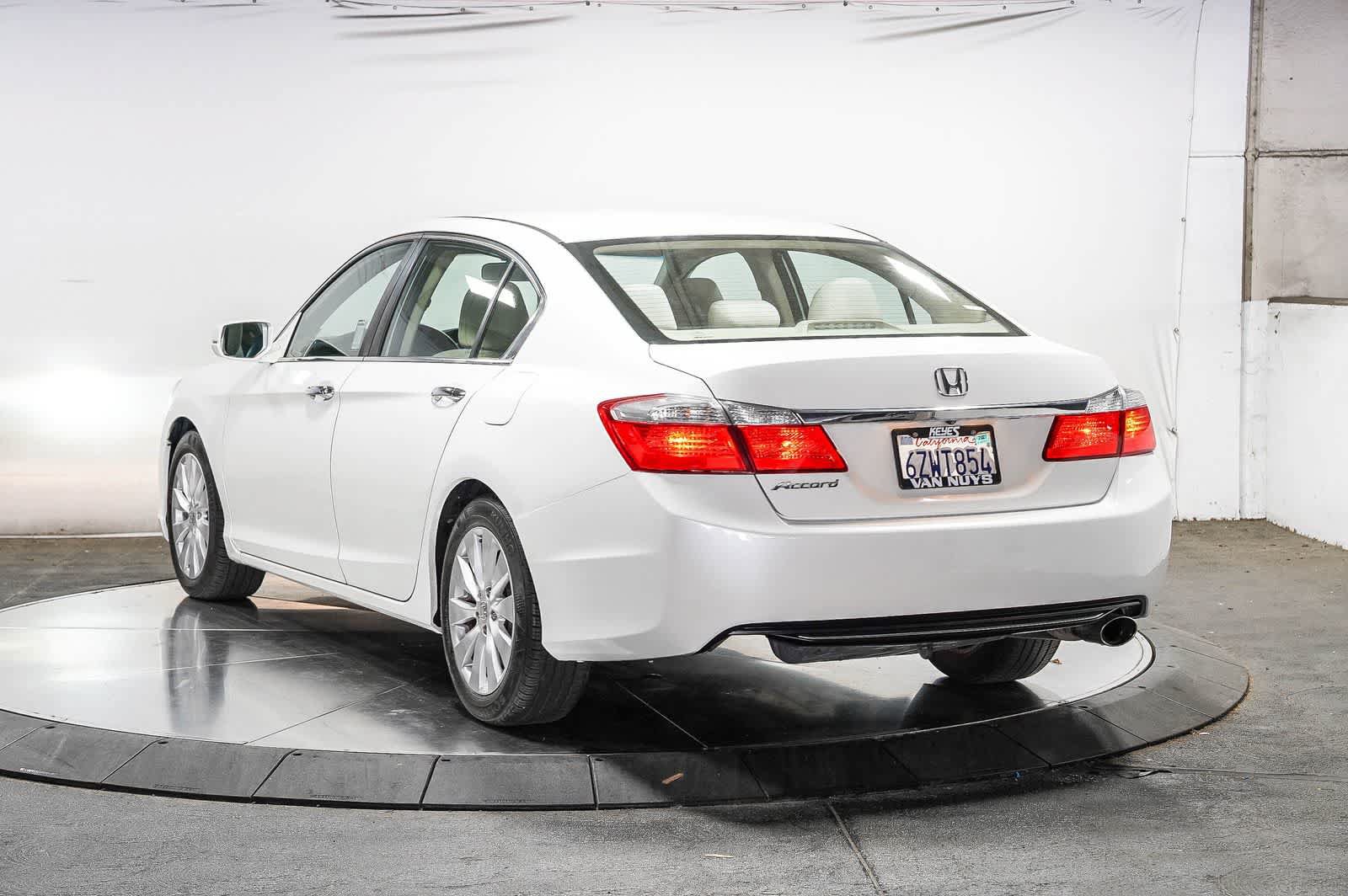 Used 2013 Honda Accord EX image 2