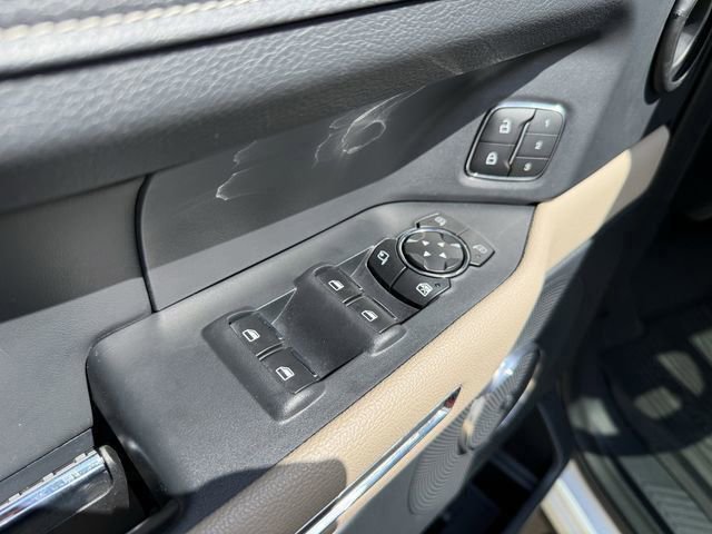 Used 2022 Ford Expedition Limited image 11