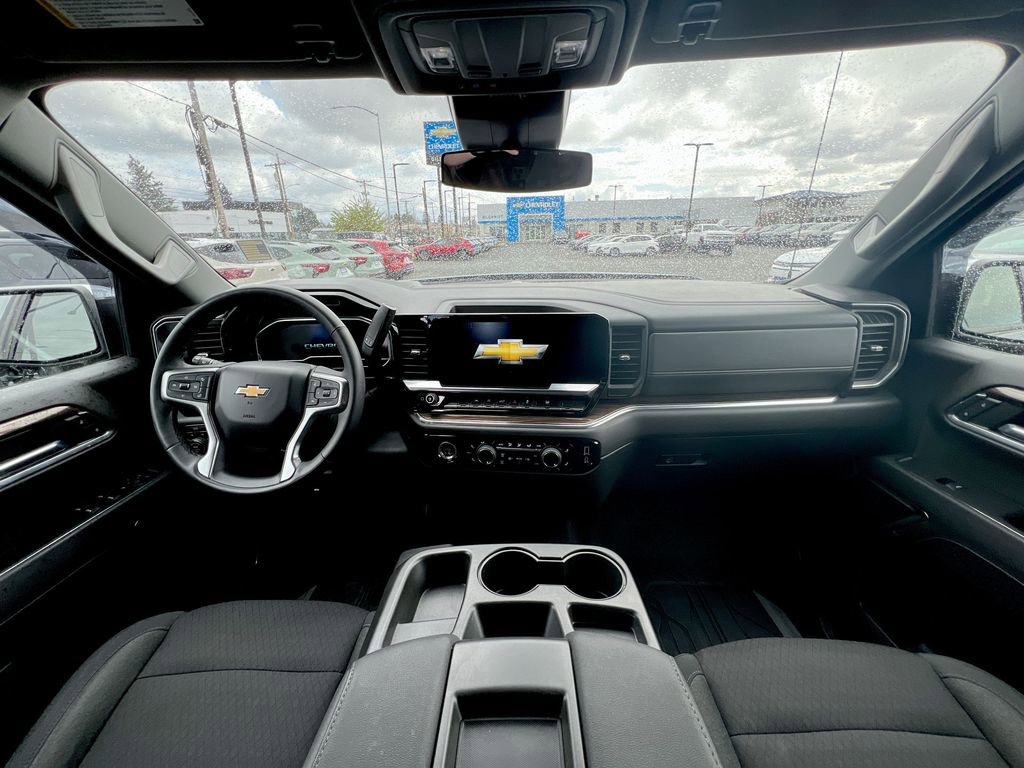 Used 2023 Chevrolet Silverado 1500 LT AWD/4WD image 18