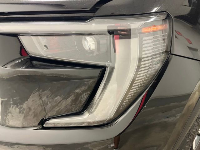 Used 2024 GMC Acadia AT4 w/ Luxury Package AWD/4WD image 13