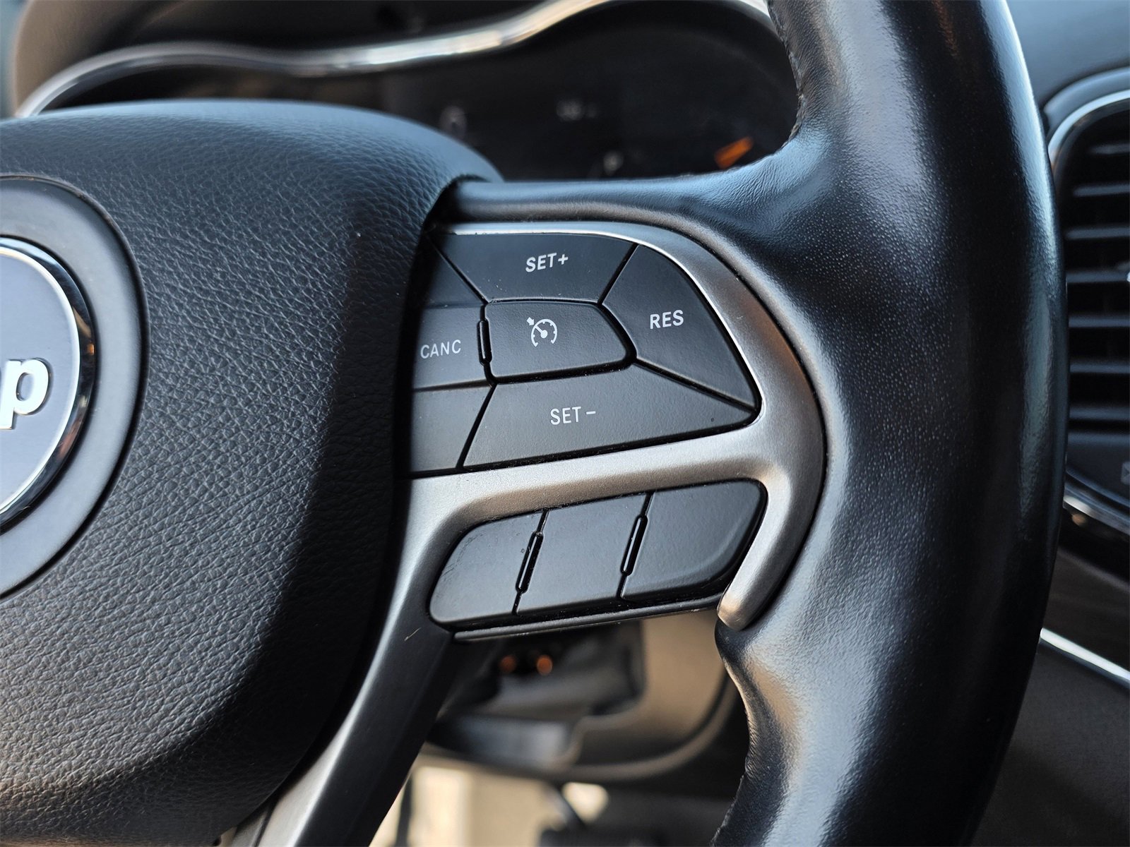 Used 2021 Jeep Grand Cherokee Limited image 28