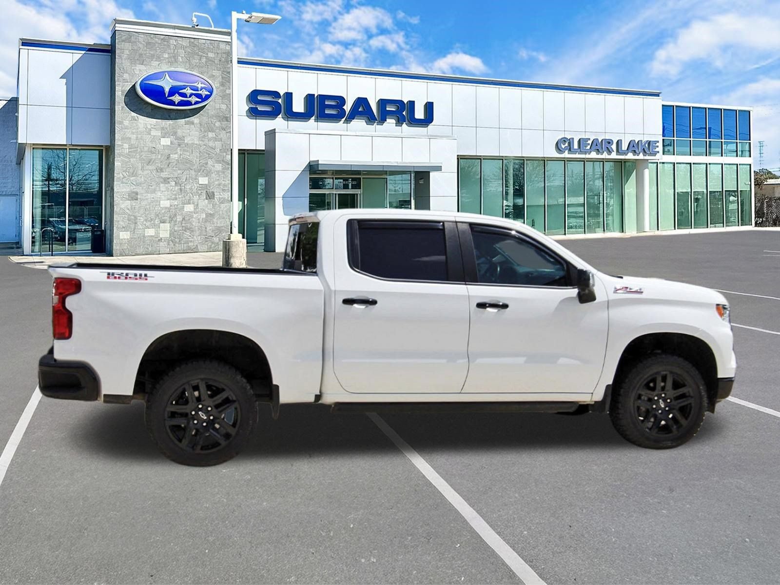 Used 2023 Chevrolet Silverado 1500 LT Trail Boss w/ LT Trail Boss Premium Package AWD/4WD image 7