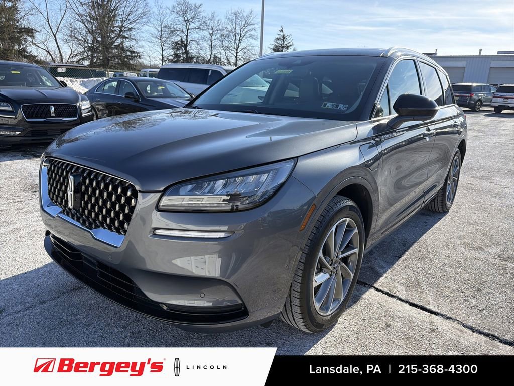 Used 2022 Lincoln Corsair Grand Touring image 1