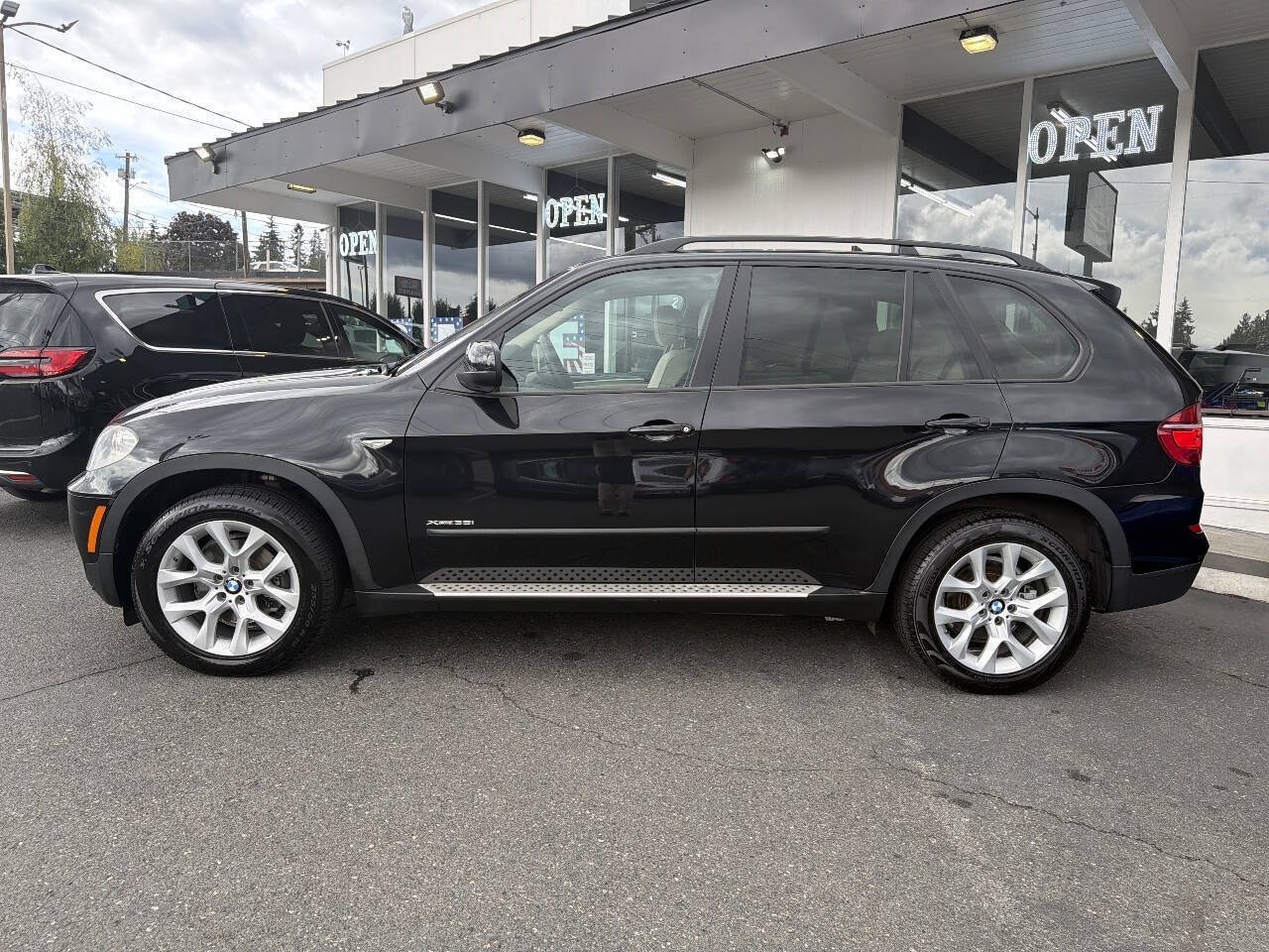 Used 2011 BMW X5 xDrive35i AWD/4WD image 2