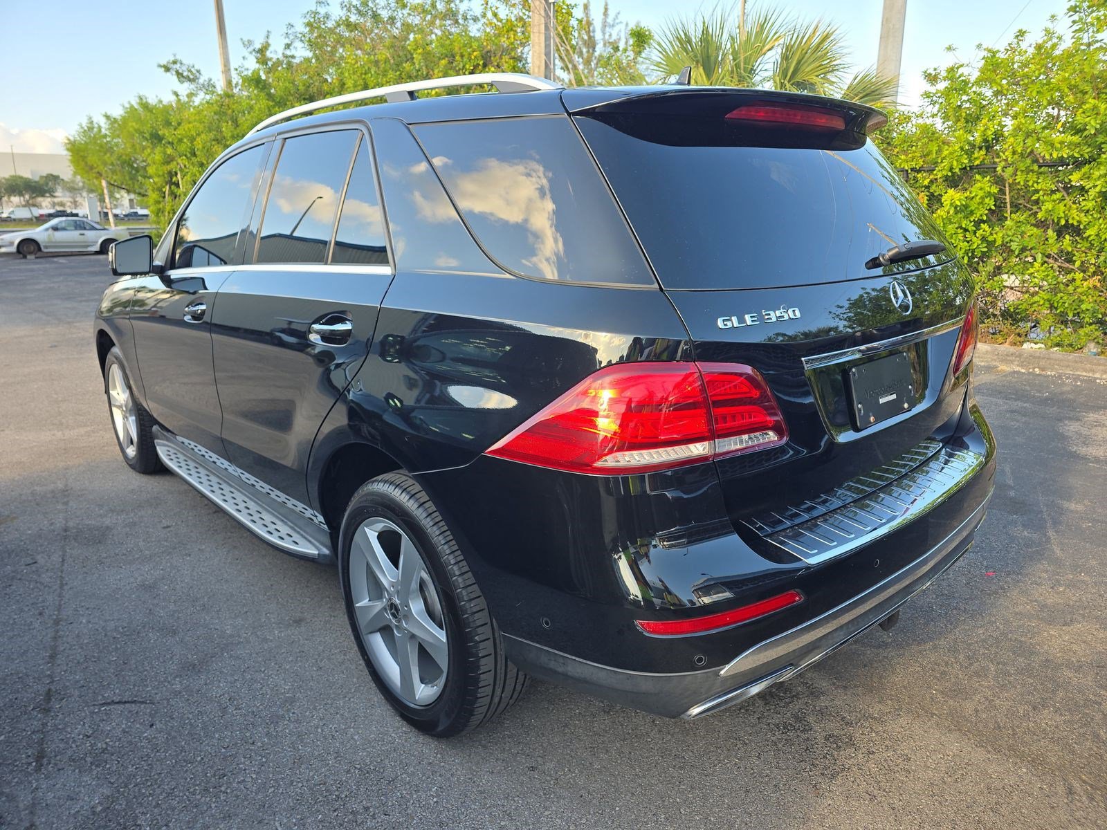 Used 2017 Mercedes-Benz GLE 350 w/ Premium 1 Package image 8