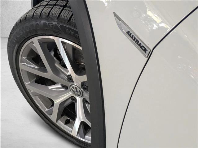 Used 2018 Volkswagen Golf S image 10