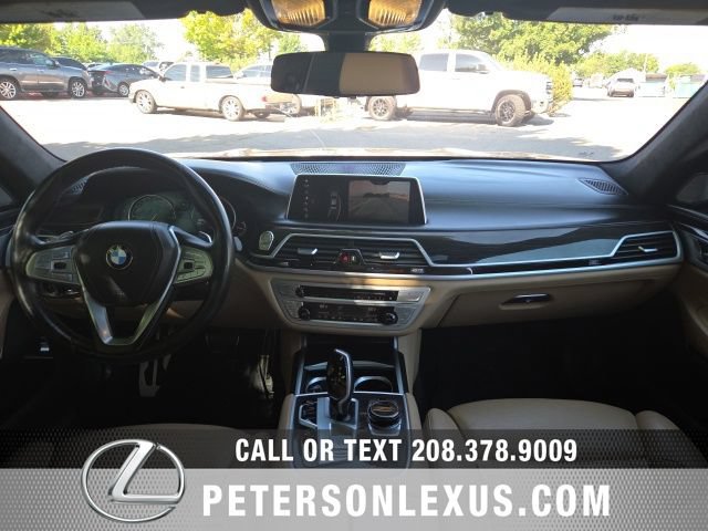 Used 2018 BMW 750i RWD image 17