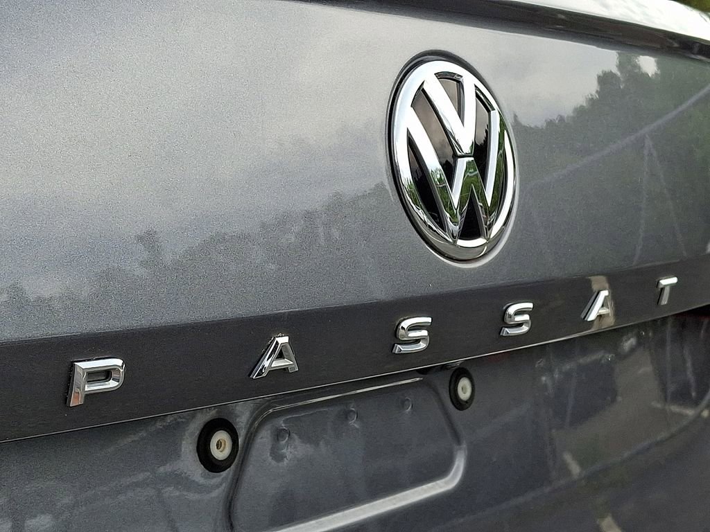 Used 2021 Volkswagen Passat 2.0T SE FWD image 31