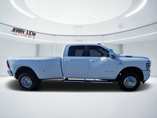 Used 2026 RAM 3500 Laramie AWD/4WD image 2