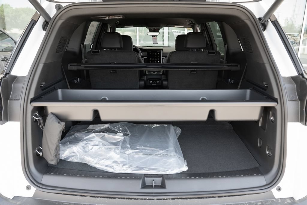 New 2026 GMC Acadia Elevation w/ Black Edition FWD image 39