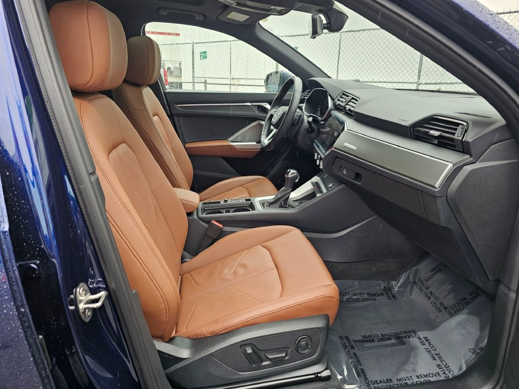 Used 2024 Audi Q3 2.0T Premium Plus w/ Premium Plus Package AWD/4WD image 10