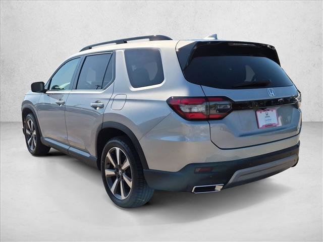 Certified 2025 Honda Pilot Touring image 8