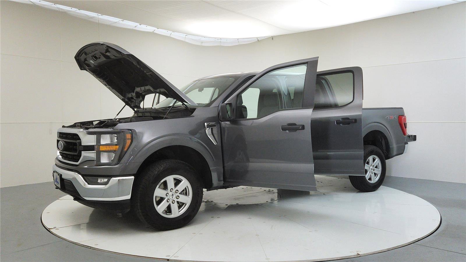 Used 2023 Ford F150 XLT image 11