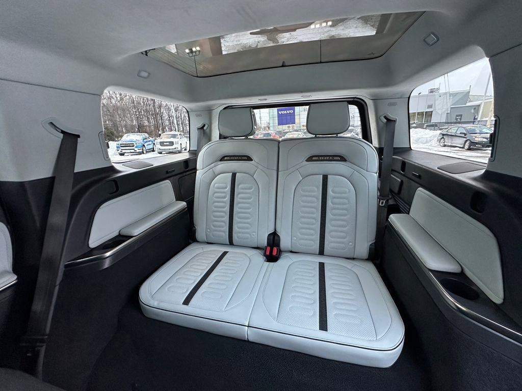 Used 2024 Rivian R1S Adventure image 20