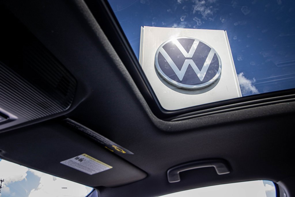 New 2026 Volkswagen Atlas Cross Sport SE image 2
