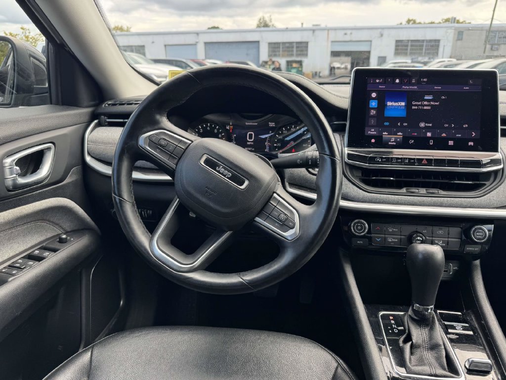 Used 2022 Jeep Compass Latitude AWD/4WD image 16