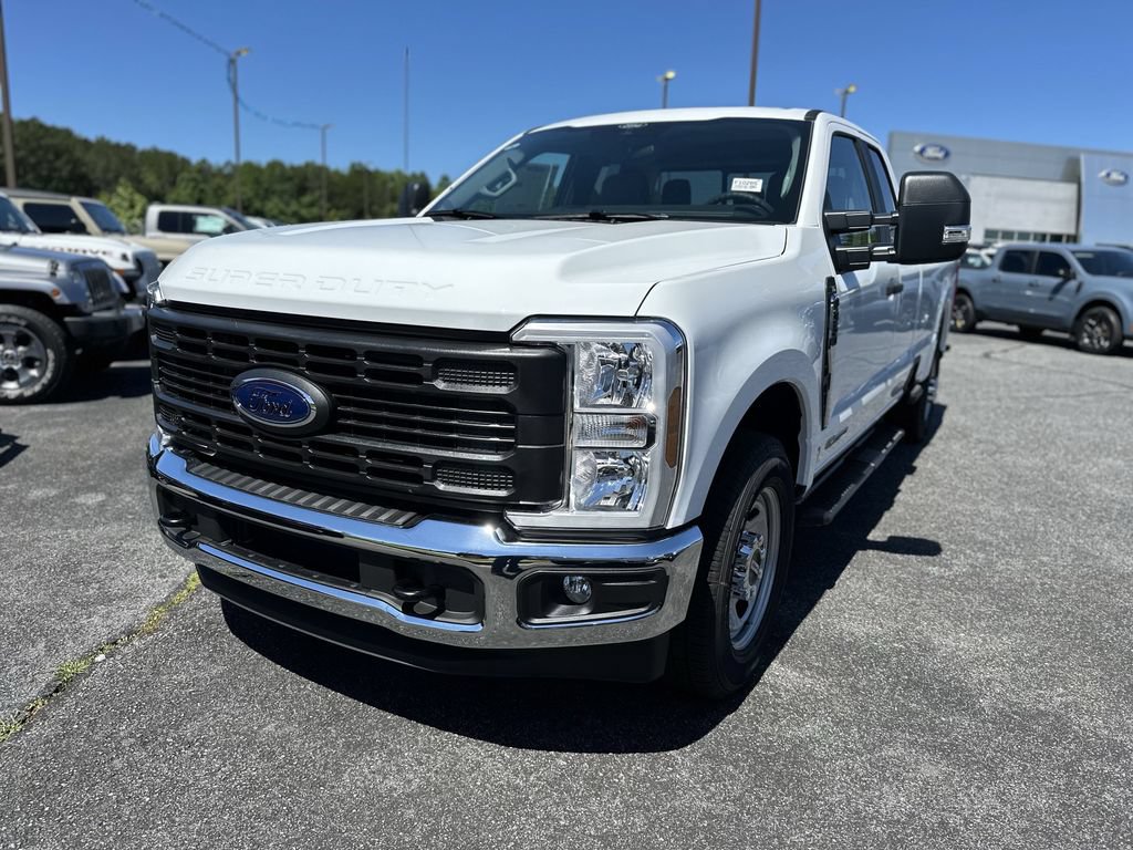 New 2025 Ford F350 XL w/ XL Chrome Package RWD video 3