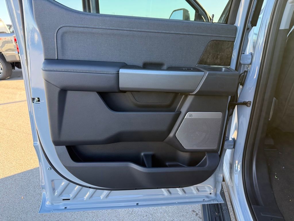 New 2026 Ford F250 Lariat w/ Black Appearance Package image 13