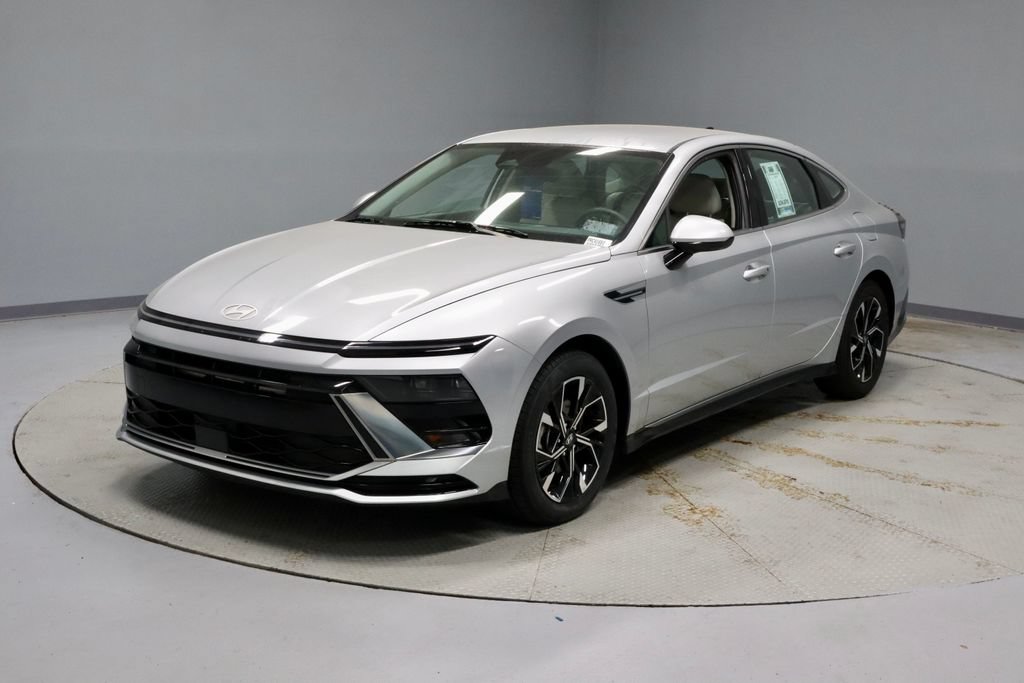 Certified 2025 Hyundai Sonata SEL FWD image 10