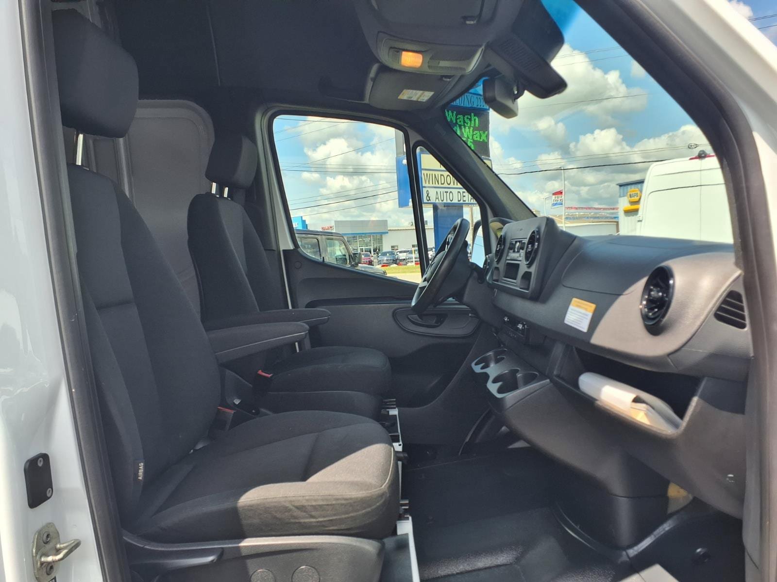 Used 2022 Mercedes-Benz Sprinter 3500 image 14