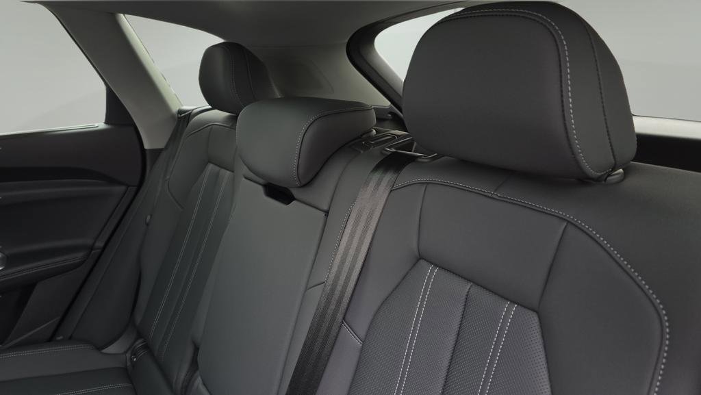 Used 2025 Audi Q5 Prestige image 16