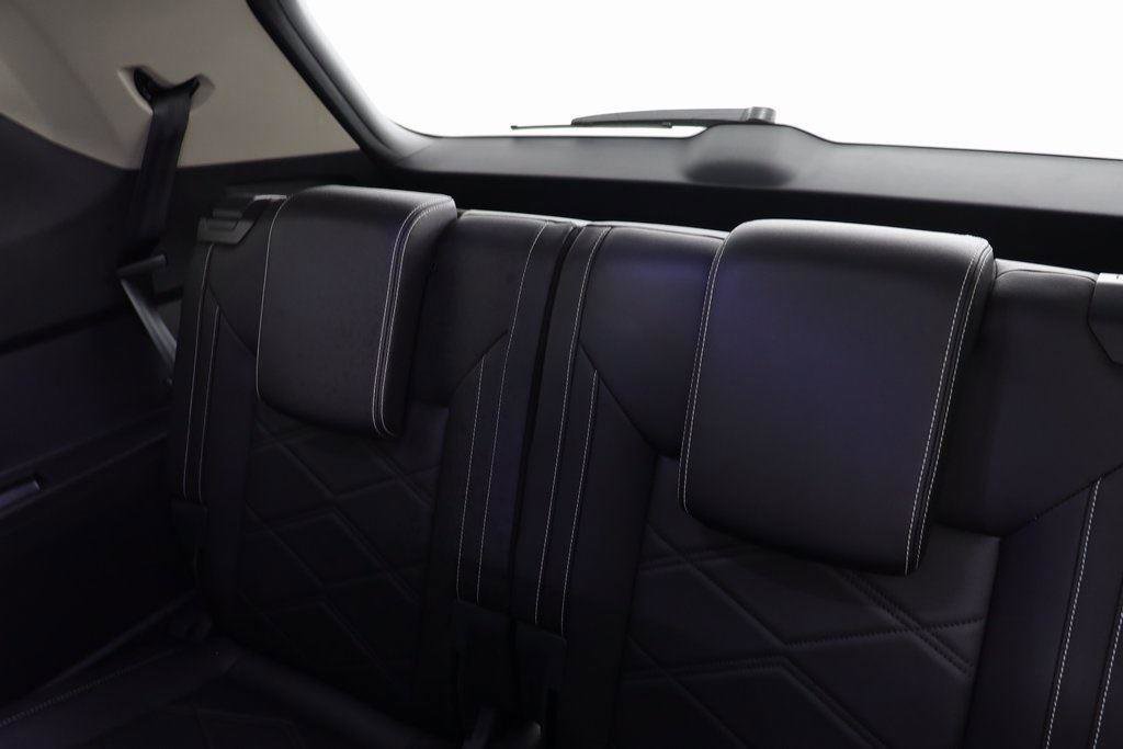 Certified 2025 Volkswagen Atlas SE image 11