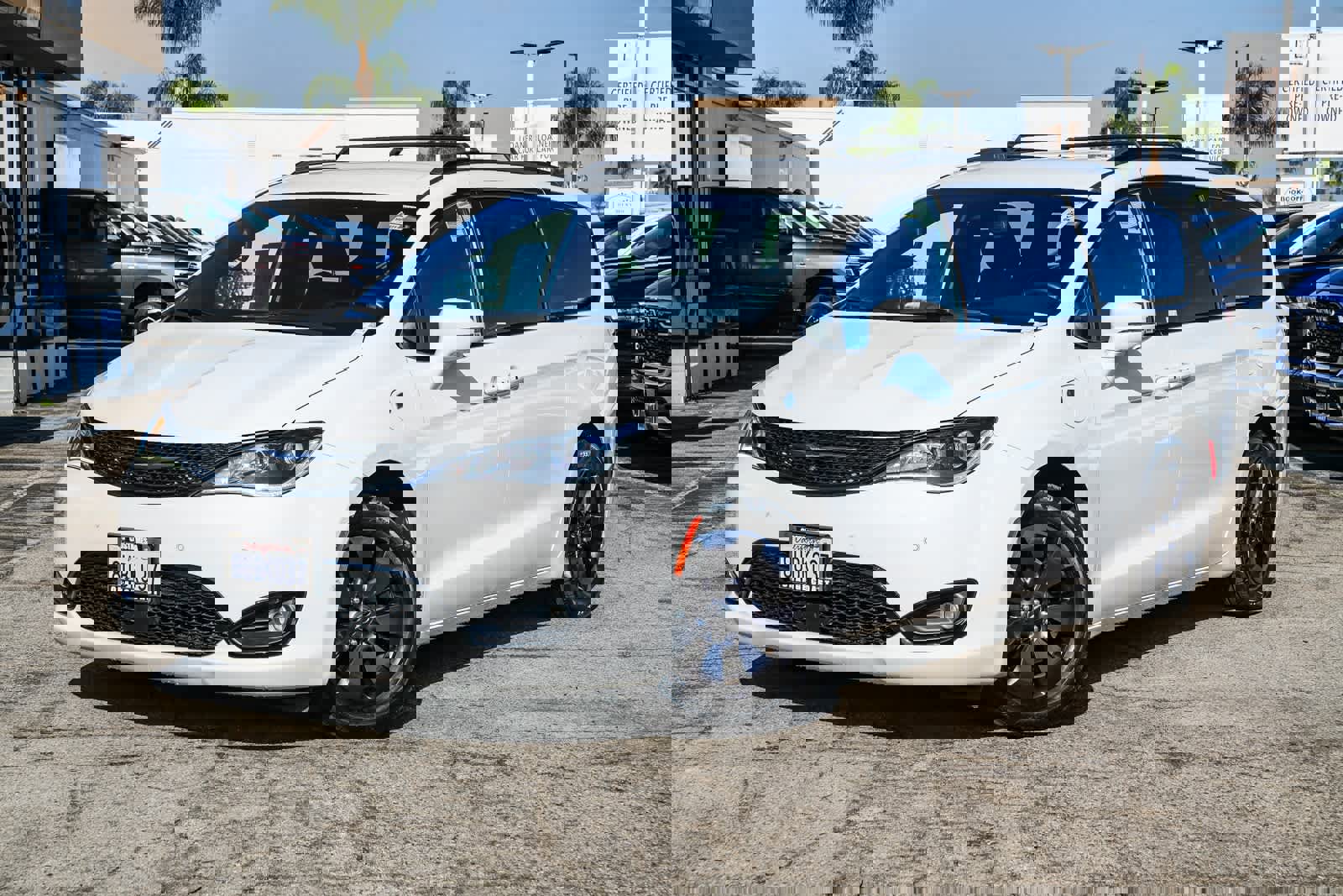 Used 2020 Chrysler Pacifica Limited w/ Advanced Safetytec Group