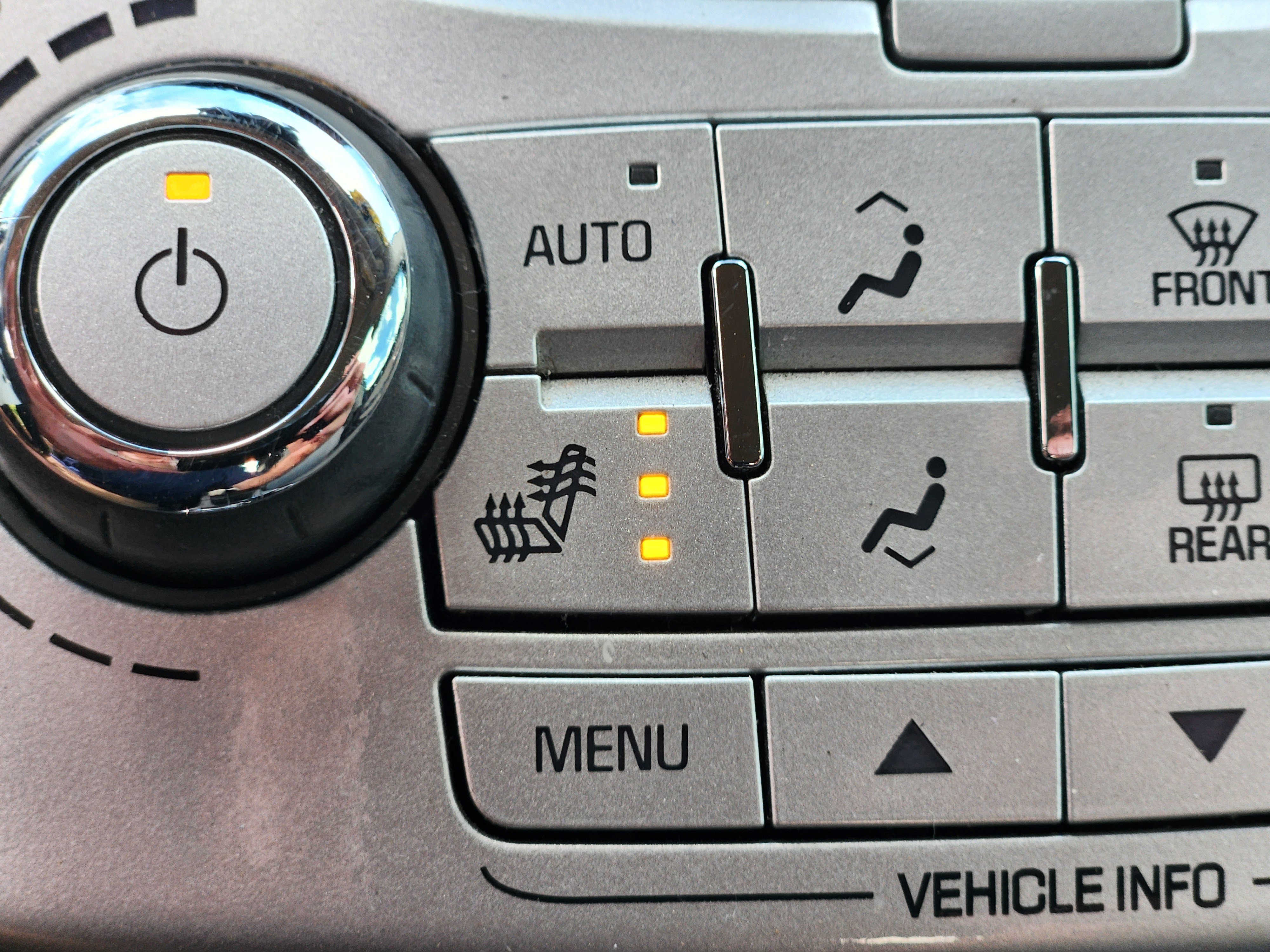 Used 2014 Chevrolet Equinox LT AWD/4WD image 17