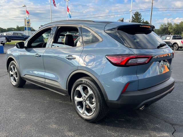 Certified 2025 Ford Escape ST-Line w/ Tech Pack #1 AWD/4WD image 5
