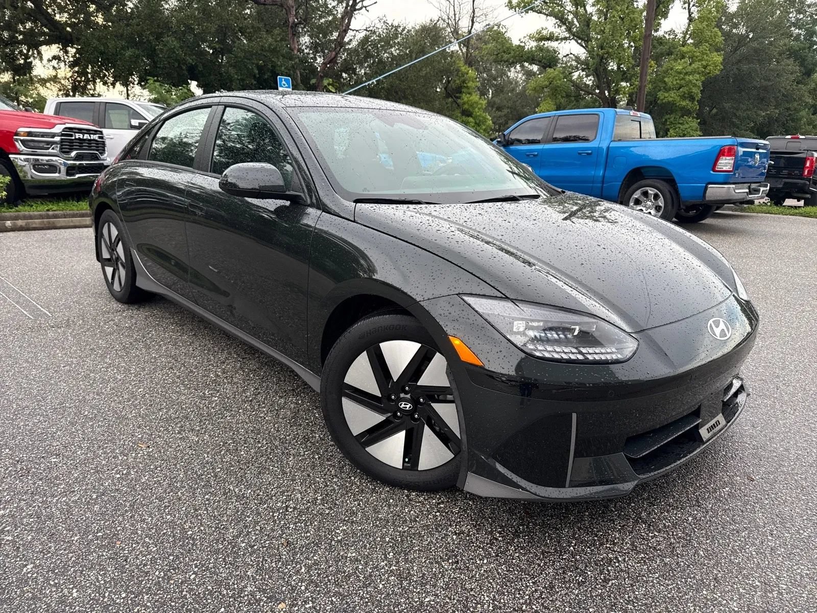 Used 2024 Hyundai Ioniq 6 SE RWD image 5