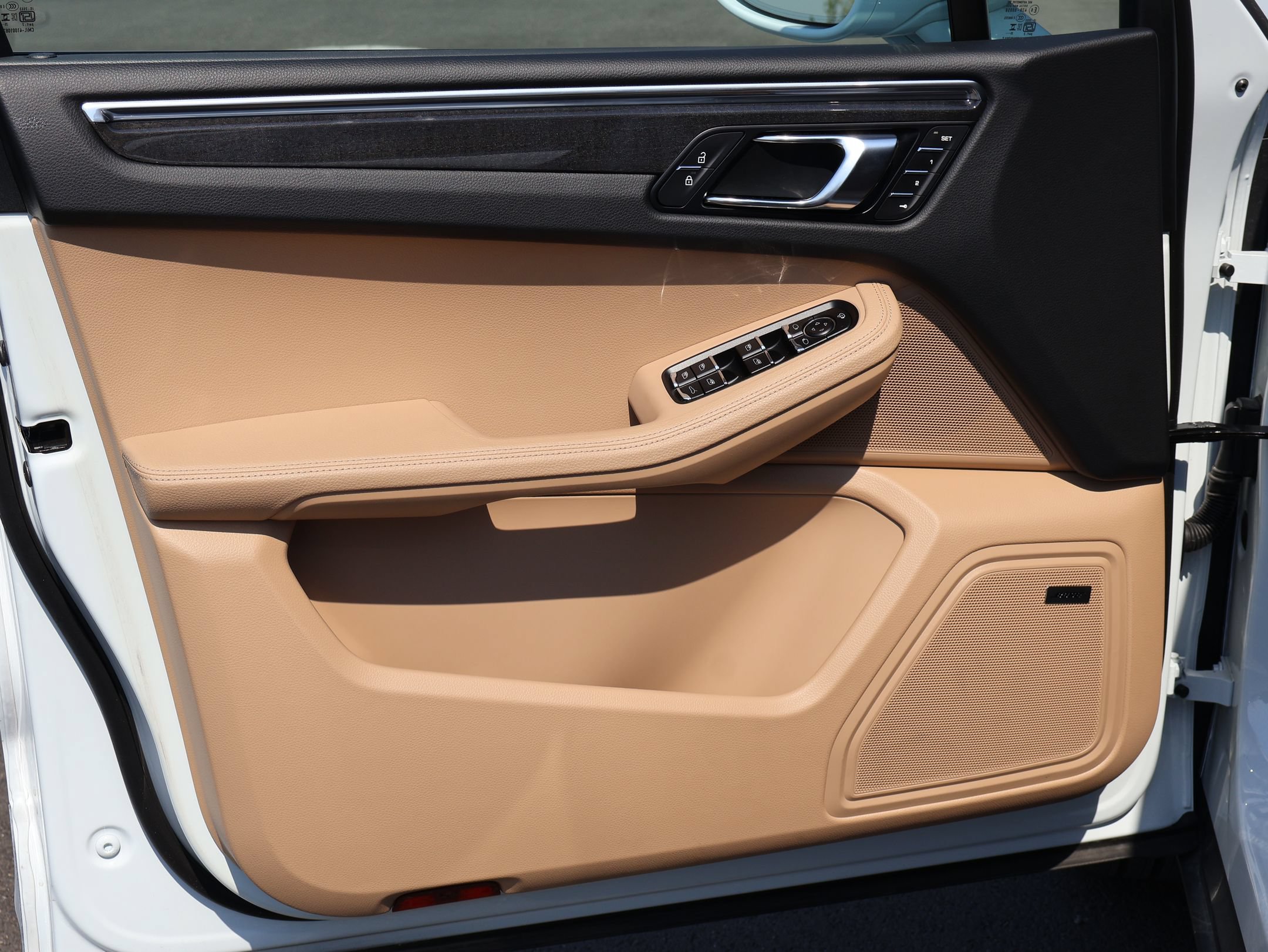 Certified 2026 Porsche Macan AWD/4WD image 43