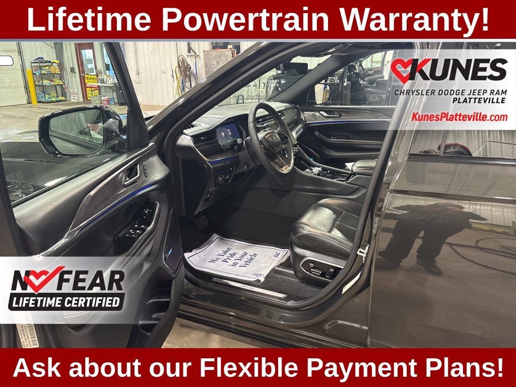 Used 2023 Jeep Grand Cherokee Overland w/ Luxury Tech Group IV image 20