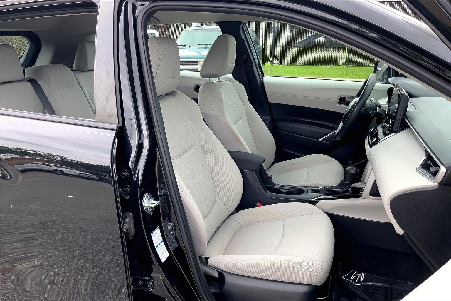 Used 2022 Toyota Corolla Cross L AWD/4WD image 9