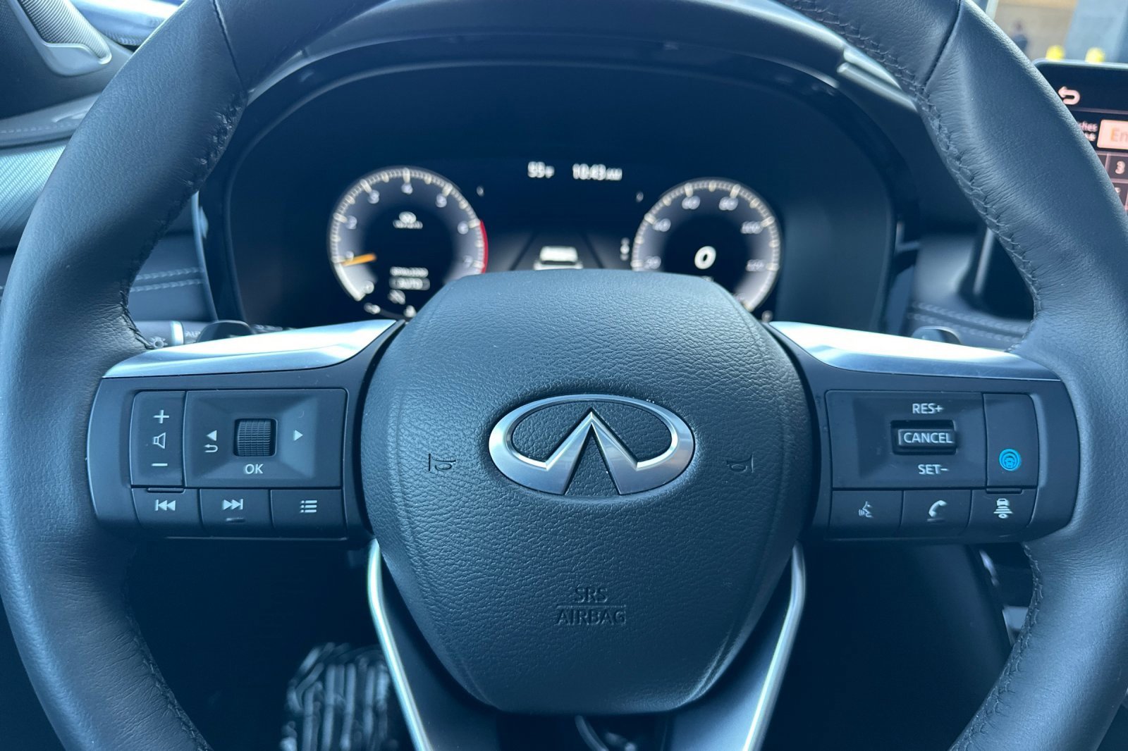Certified 2025 INFINITI QX60 Luxe w/ Black Edition image 38