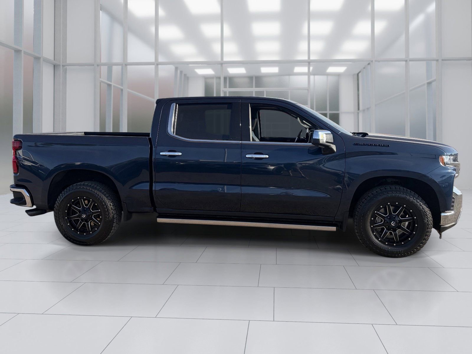 Used 2021 Chevrolet Silverado 1500 LTZ w/ Technology Package AWD/4WD image 7