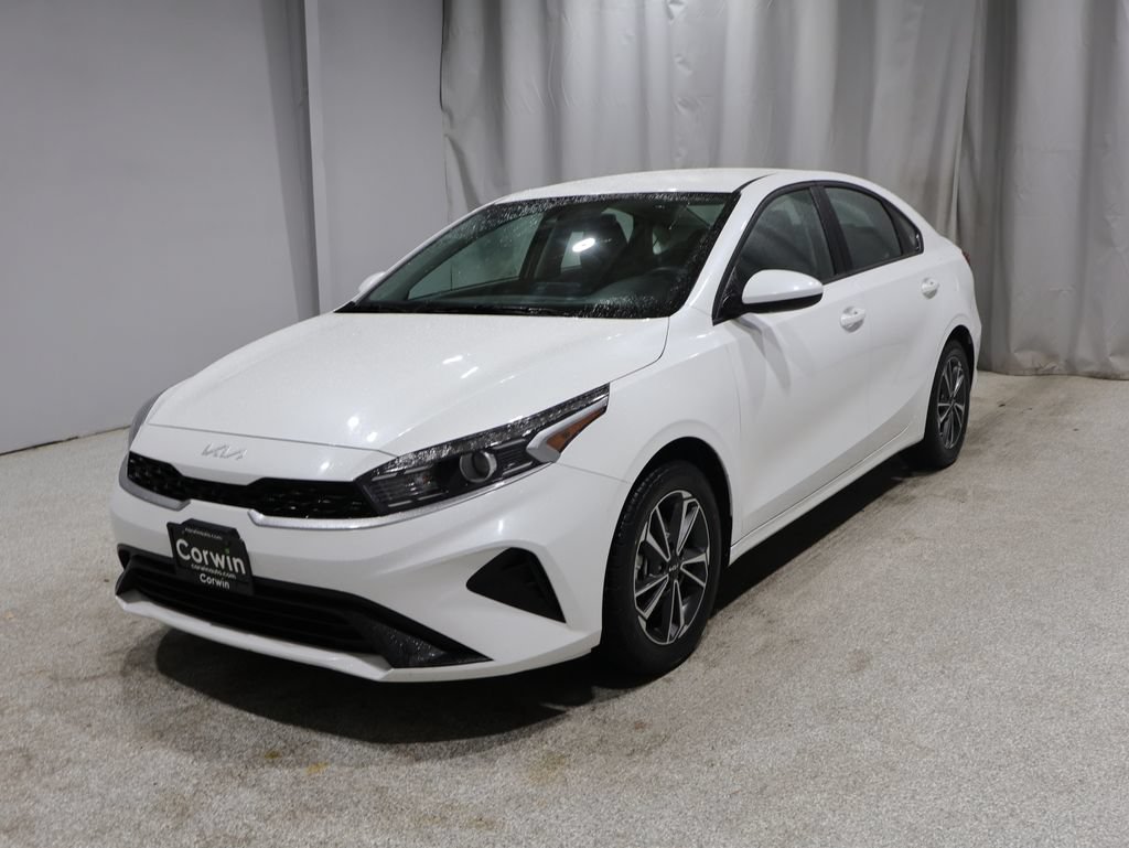 Used 2024 Kia Forte LXS FWD image 7