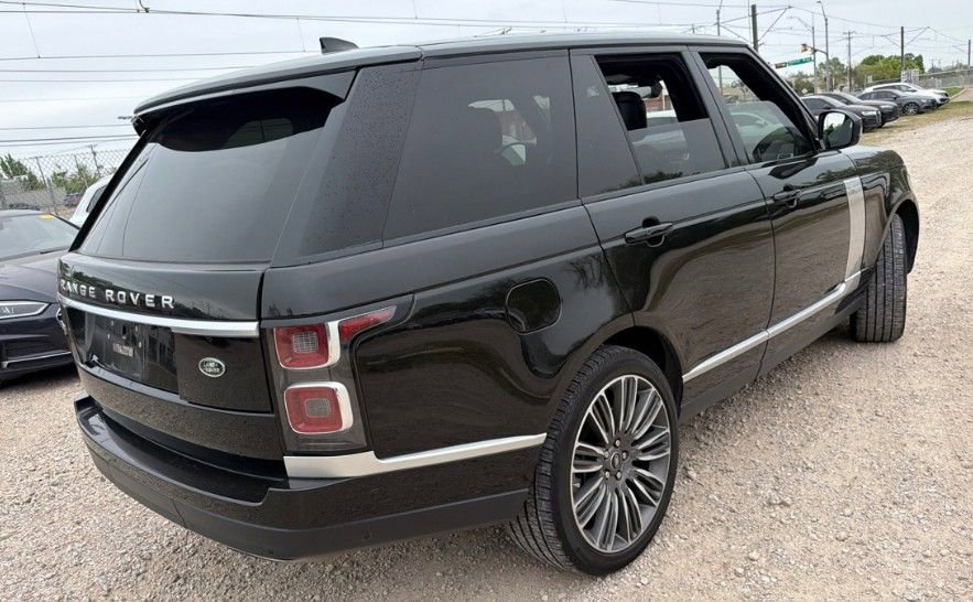 Used 2022 Land Rover Range Rover Westminster Edition image 3